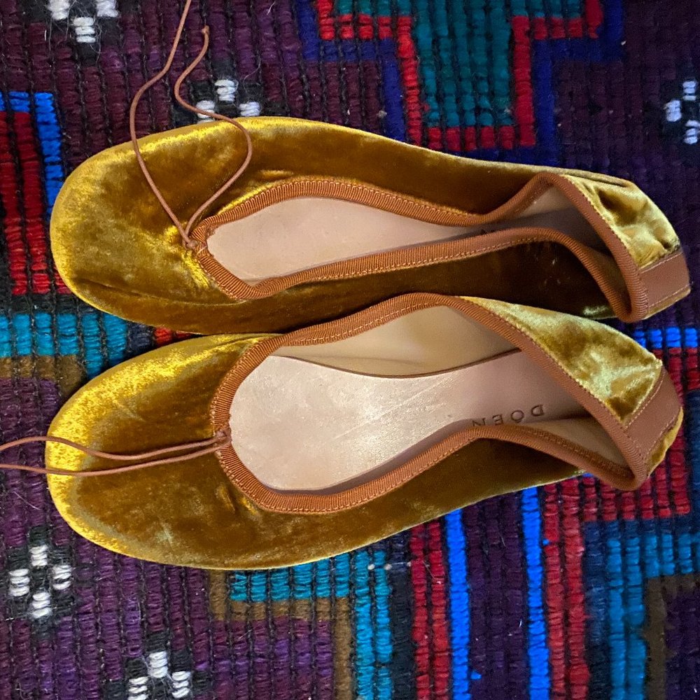 Doen Ballet Flats in Gold Velvet - Hard Sole Size 36.5
